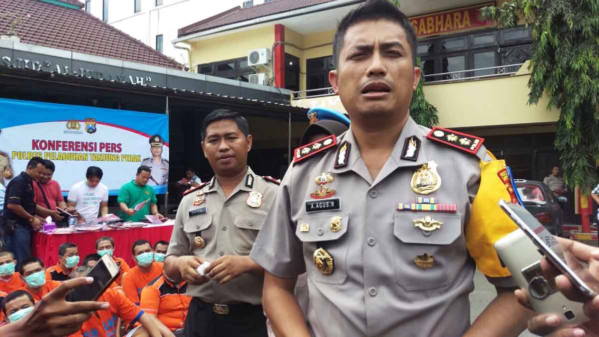  Kapolres Pelabuhan Tanjung Perak, AKBP Antonius Agus Rahmanto, saat jumpa pers.