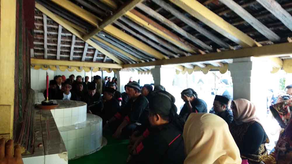 Bupati Ponorogo bersama rombongan nyekar ke makam Batoro Katong