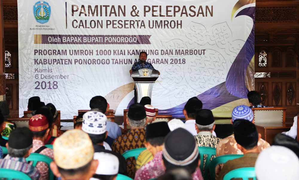 Pemkab Ponorogo Berangkatkan Umrah 176 Marbot dan Kiai
