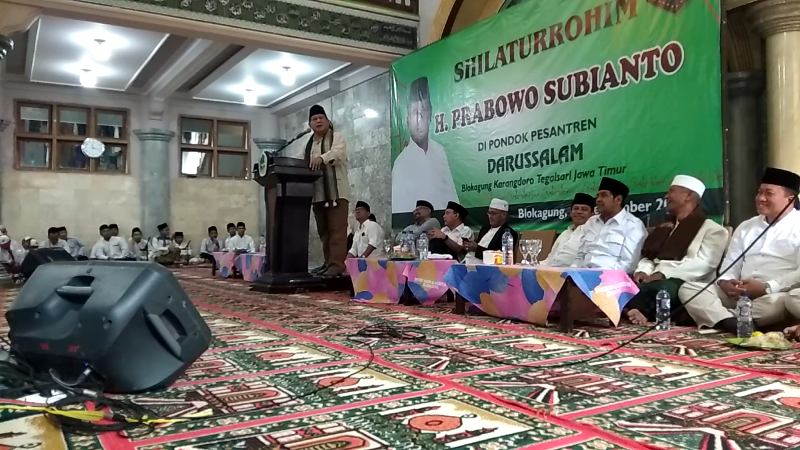 Prabowo saat sambutan di PP Darussalam Blokagung Banyuwangi.