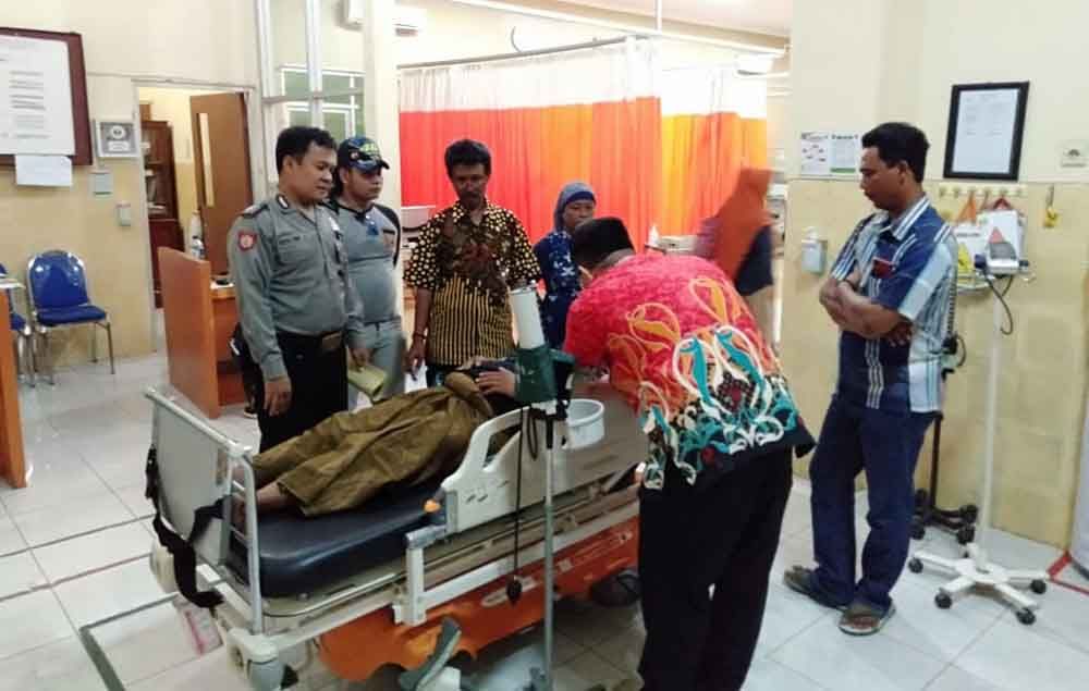 Korban saat menjalani perawatan medis