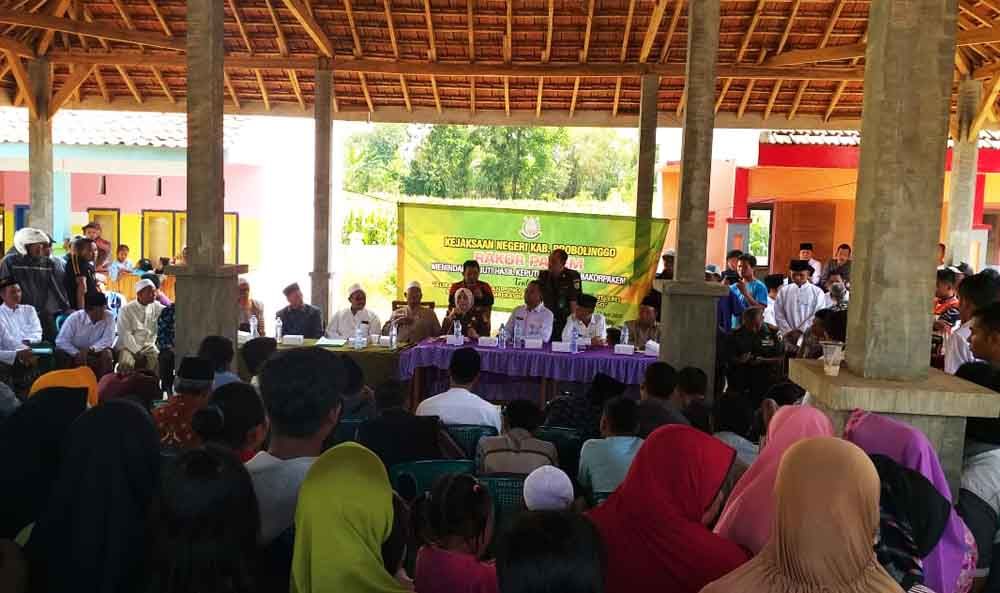 Mediasi di kantor desa terkait postingan 'Islam Bukan Agama'