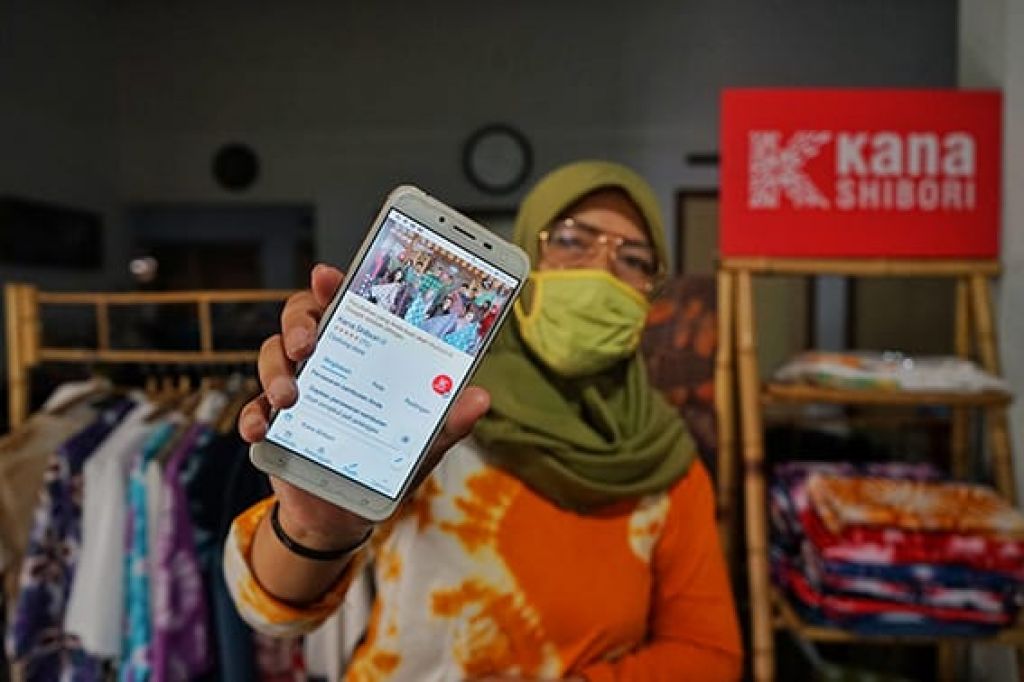 Ditjen Aptika dan Kominfo RI menggelar active selling untuk UMKM di Indonesia.