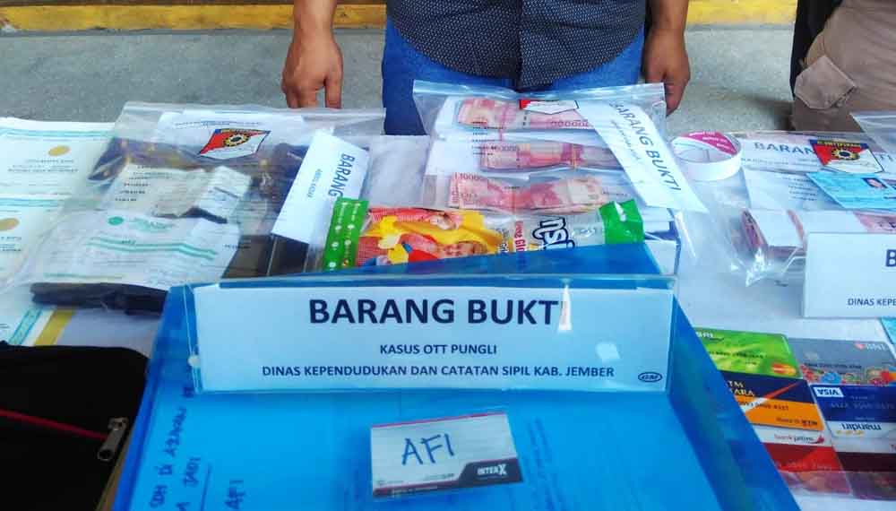 Pungli KTP di Dispendukcapil Jember Hasilkan Rp 140 Juta Sebulan