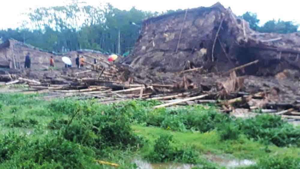 Diterjang Angin Puting Beliung, Gudang Tembakau di Jember Ambruk
