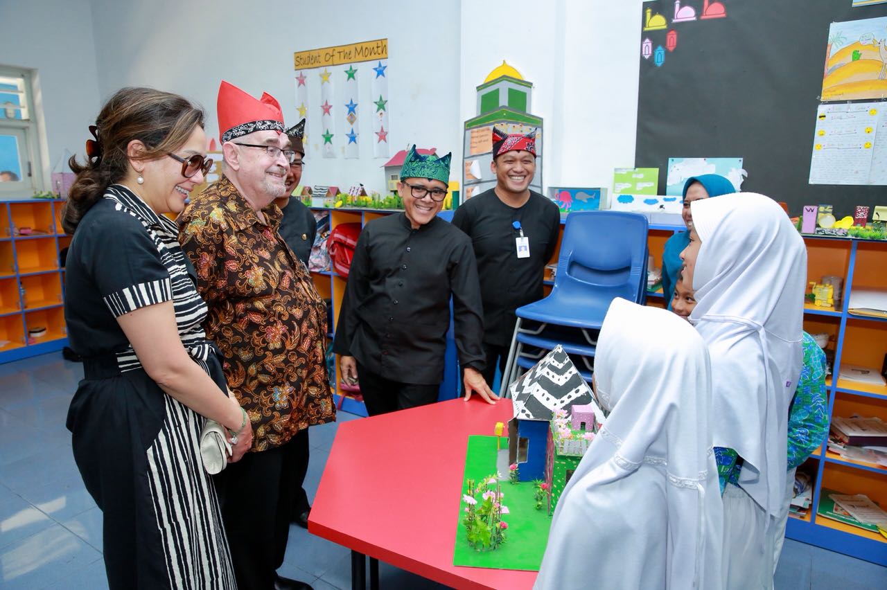 Kartika Sari Dewi saat berkunjung ke Banyuwangi
