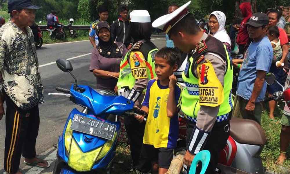 Tangis Bocah SD saat Rekonstruksi Pembuangan Mayat Penari di Blitar
