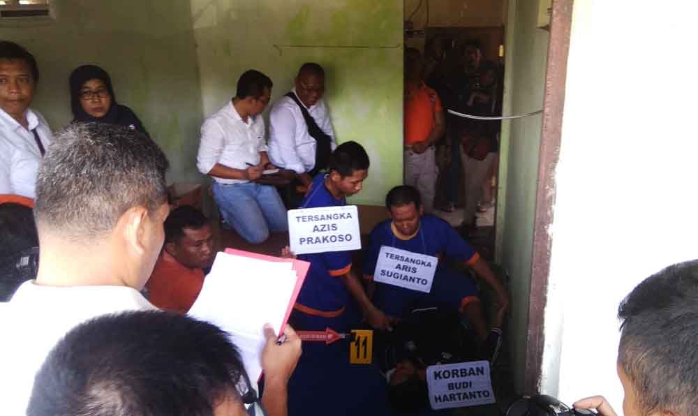 Rekontruksi pembunuhan guru  tari atau mutilasi mayat dalam koper di Kediri