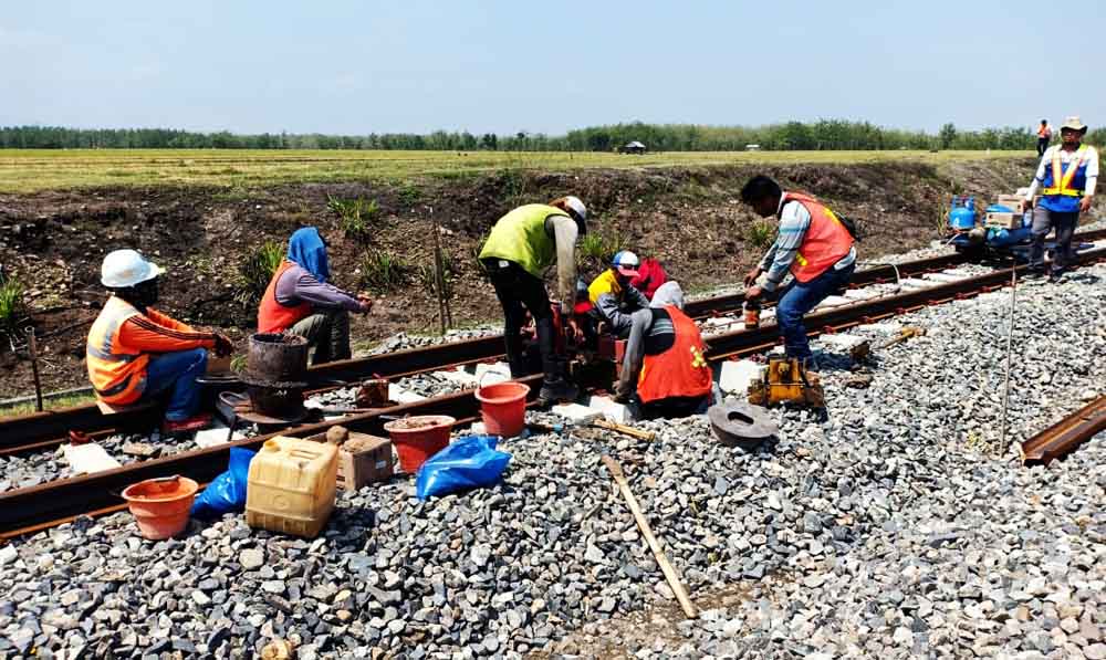 Jalur Kereta Api di Perbatasan Jatim-Jateng Diperiksa, Ada Apa?