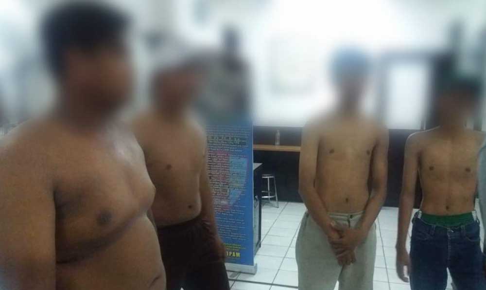 4 Remaja saat diamankan di Mapolsek Bubutan Surabaya