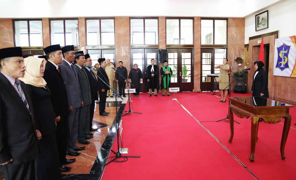 Pelantikan 34 Pejabat di Lantai 2 Balai Kota Surabaya