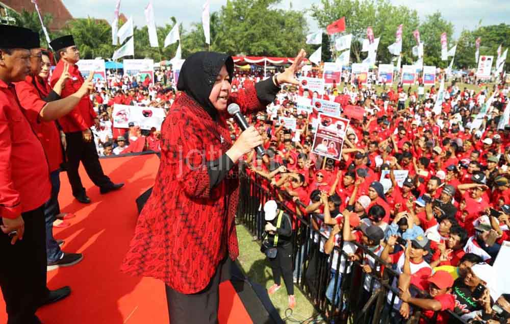 Wali Kota Surabaya yang juga kader PDI Perjuangan Tri Rismaharini