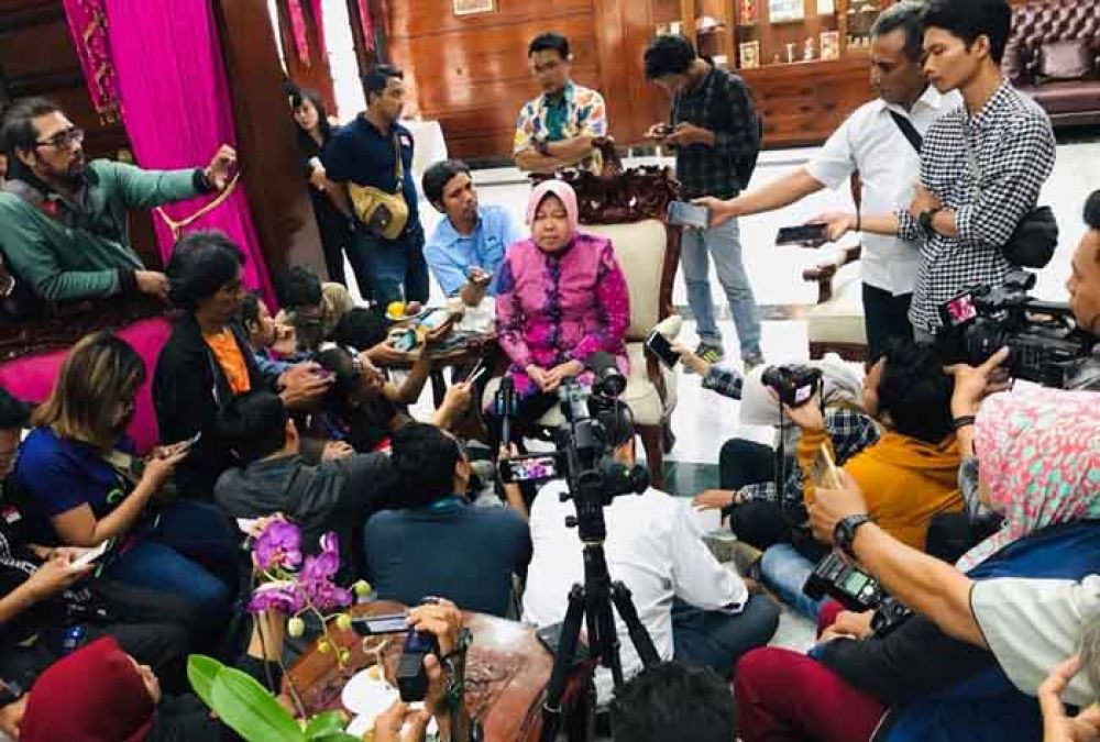 Tri Rismaharini di Rumah Dinas Wali Kota Surabaya