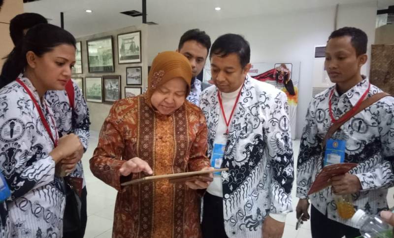 Wali Kota Risma saat menerima kunjungan dari PGRI.