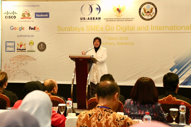 Wali Kota Risma sambutan di acara UKM Surabaya Go Digital and International 