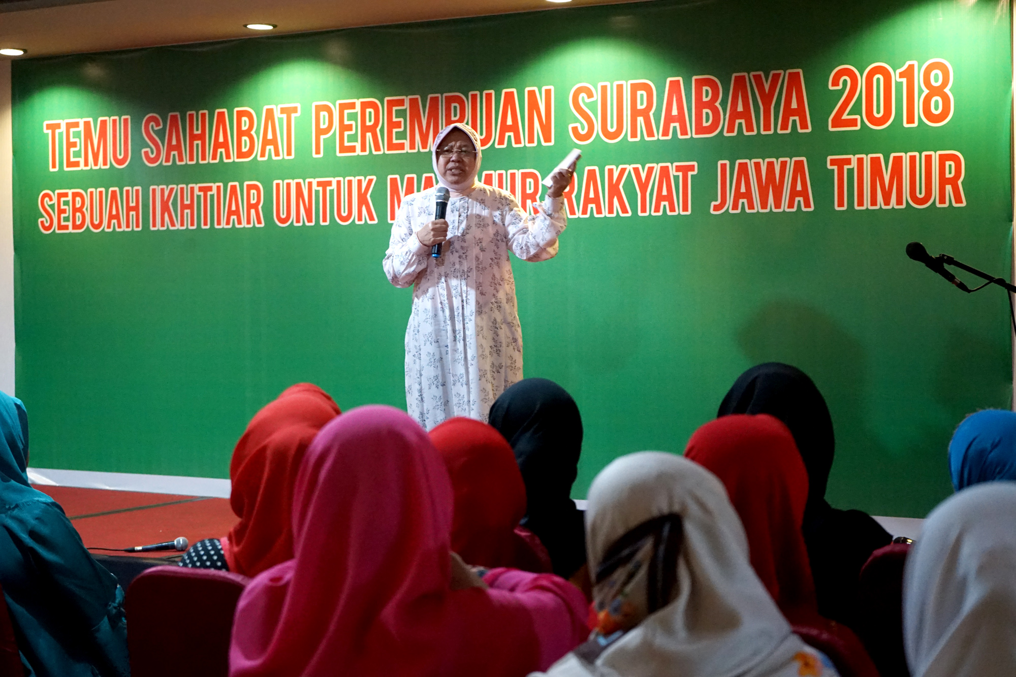 Wali Kota Risma saat sambutan di hadapan anggota fatayat NU.