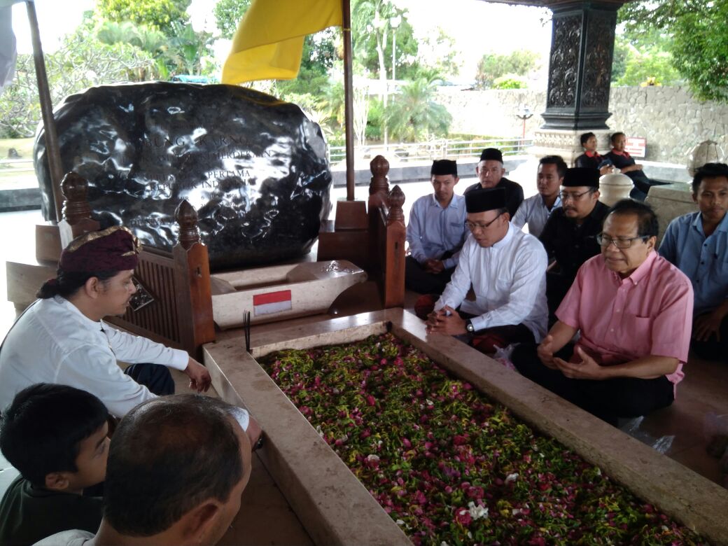 Guyonan Rizal Ramli Soal Kendaraan Nyapres: Pakai Gethek Aja Bisa!