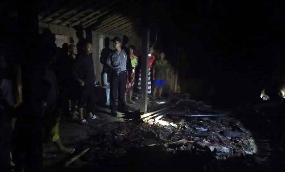 Tersambar Petir, Rumah Warga di Ngawi Terbakar