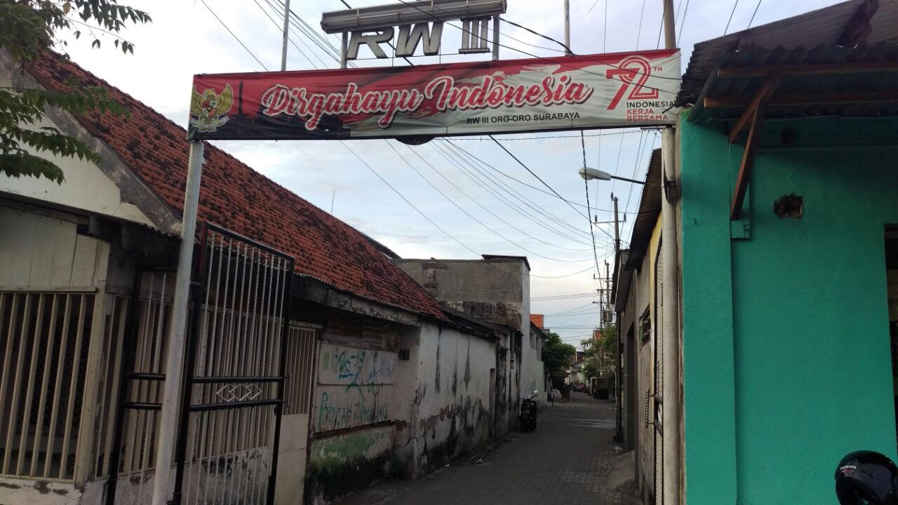 Gang RW III Oro-Oro Jalan Jolulotundo, Tambaksari, Surabaya. 
