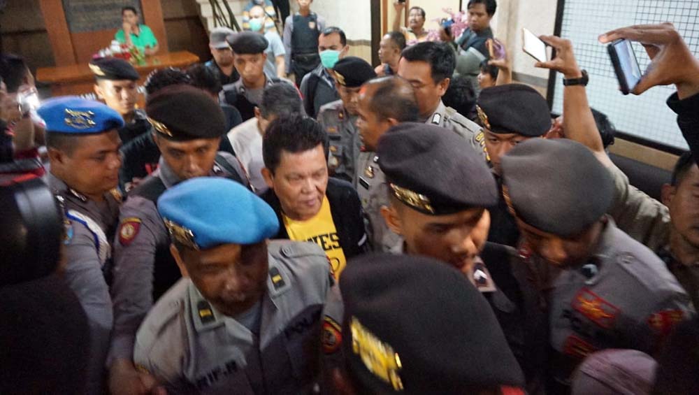 Wali Kota Pasuruan Setiyono saat dibawa KPK ke Jakarta, Kamis (4/10/2018)/Foto: Istimewa