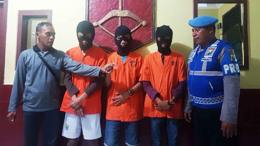 Patungan Beli Sabu, 2 Remaja ini Diciduk Polisi di Area Makam