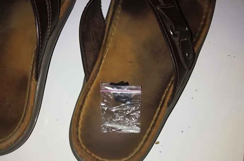 Sembunyikan Sabu di Sandal, Pria Mojokerto ini Diringkus