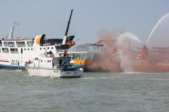 Ilustrasi kapal terbakar/istimewa