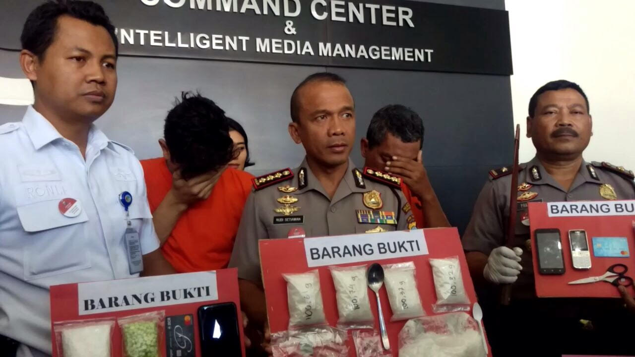 Barang bukti narkoba jenis sabu dan ekstasi dibeber di Mapolrestabes Surabaya