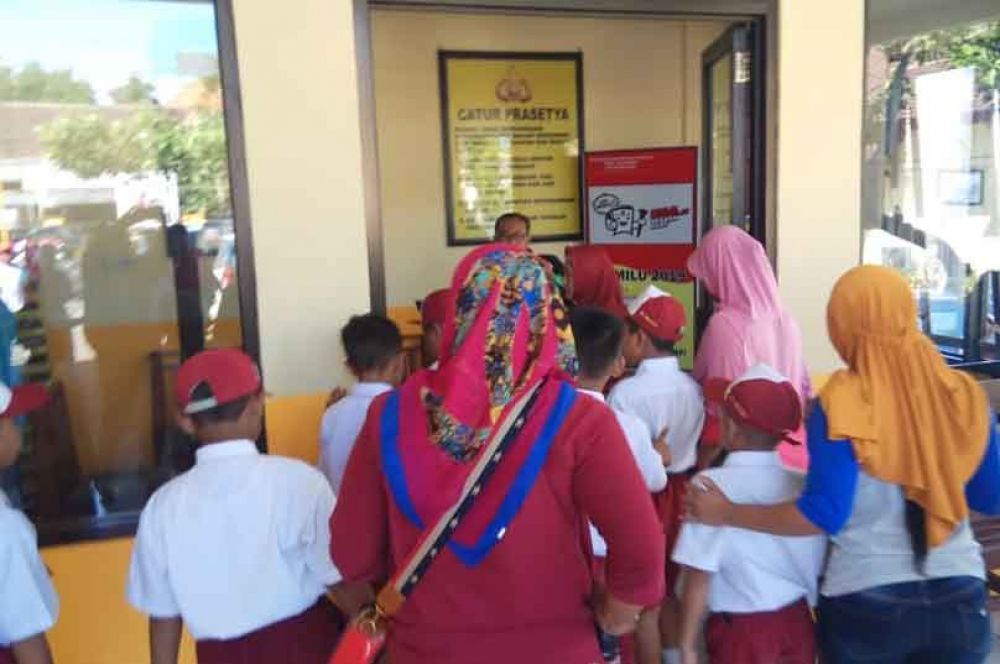 Murid dan orang tua lapor ke polisi