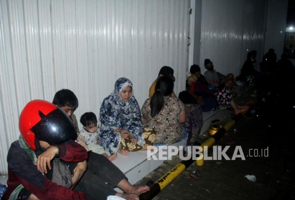 Warga yang mengungsi (Foto: Antara/Akbar Tado via Republika)
