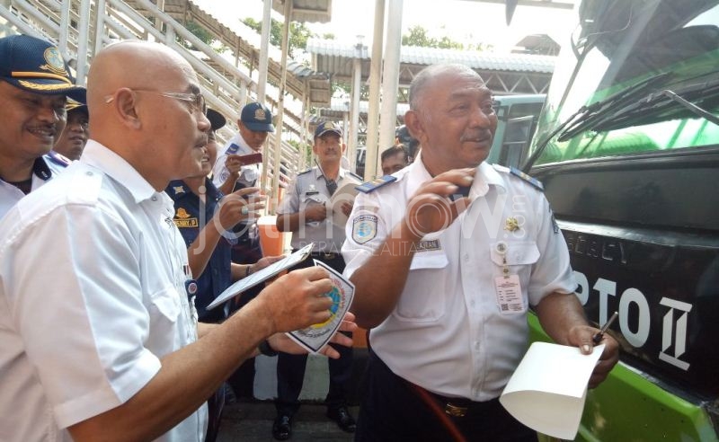 Sekjen Kemenhub Djoko Sasono Memantau Kondisi Angkutan Mudik di Terminal Purabaya/Foto: Arey Saputra