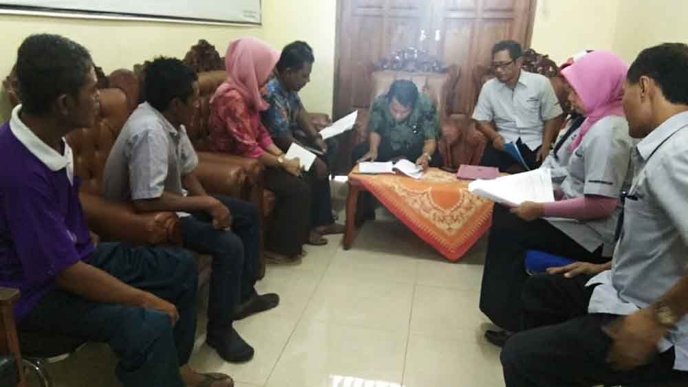 Pertemuan orangtua siswa dan pihak sekolah