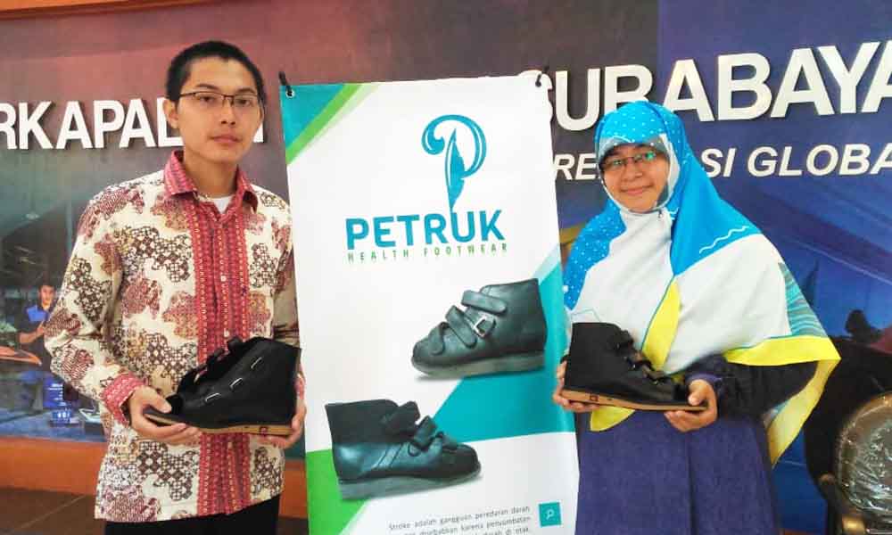 Warga Surabaya Ciptakan Sepatu Terapi Bagi Penderita Stroke