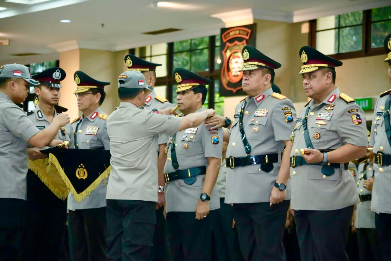 Kapolri saat sertijab Kapolda Jatim/Foto: istimewa