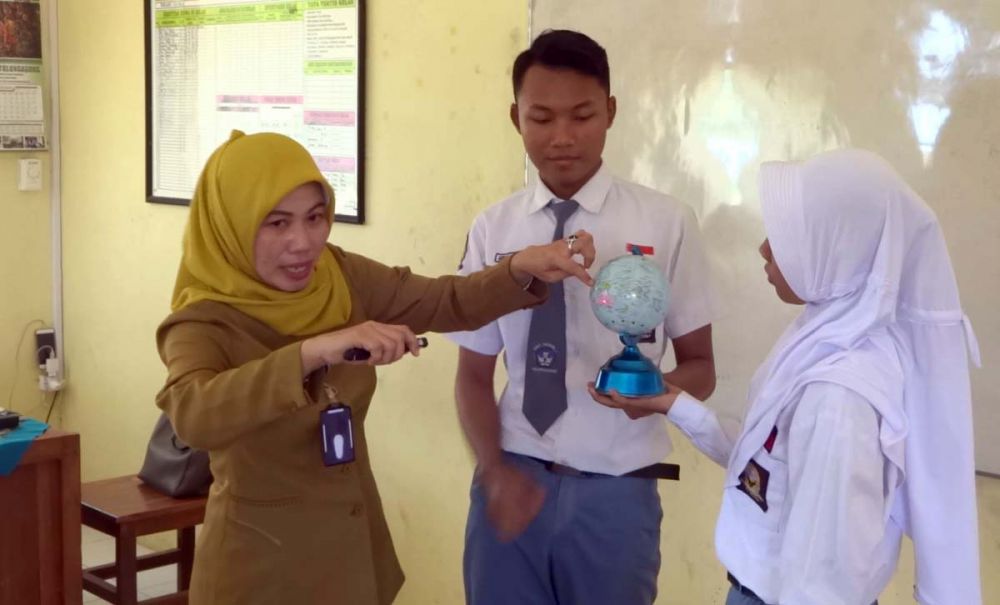 Siswa SMA Pelajari Fenomena Hari Tanpa Bayangan di Tulungagung