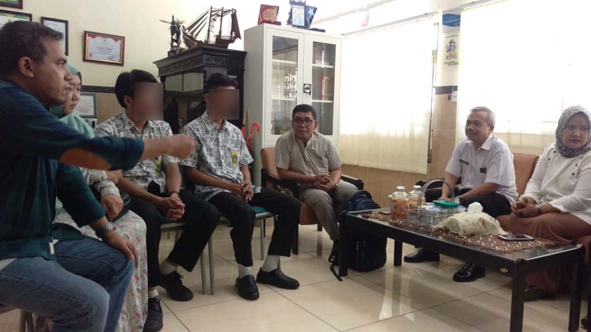 Siswa Inklusi SMKN 1 Surabaya Ditampar Kepsek