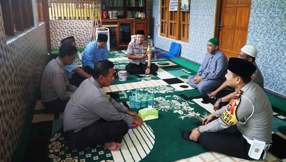 Kunjungan polisi di Ponpes Nurul Huda