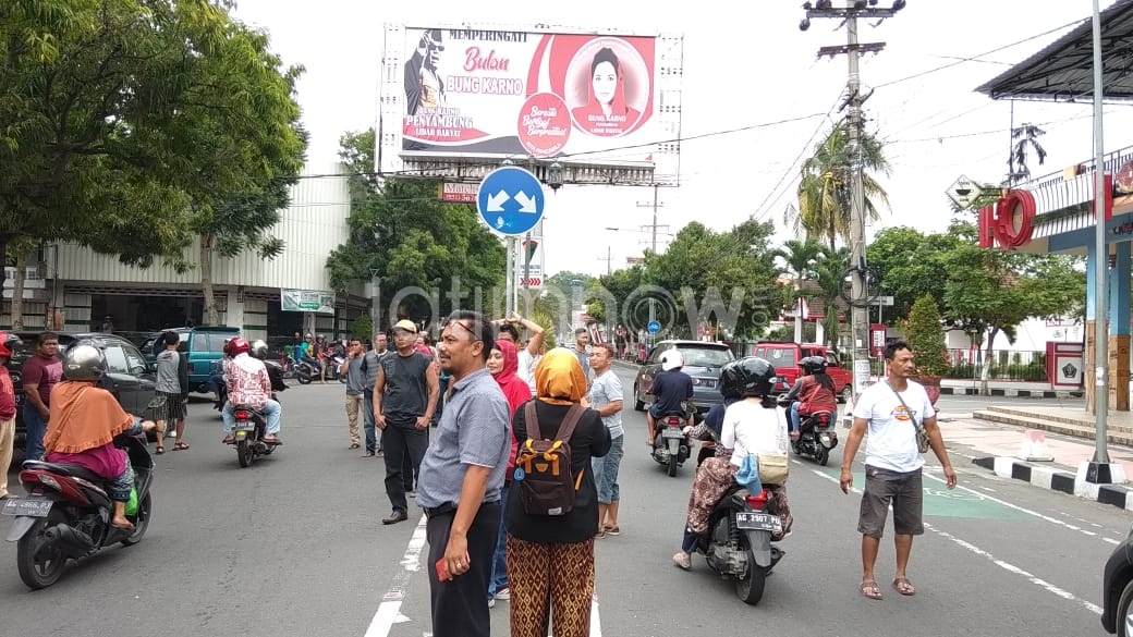 Reklame Bung Karno dan Puti di Blitar Batal Dicopot, Mengapa?