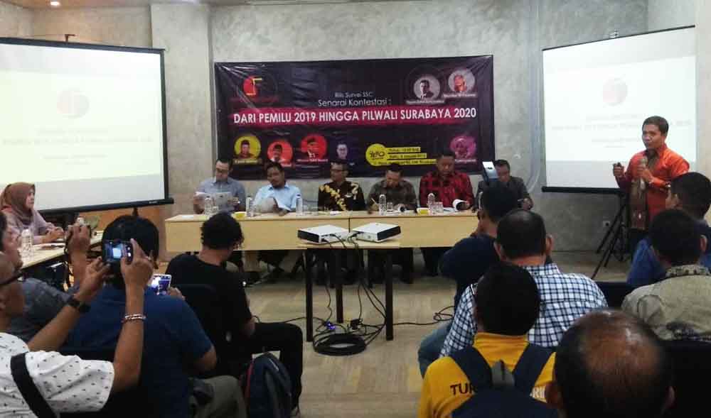 Konfrensi pers hasil survei Survey Center (SSC) di Surabaya