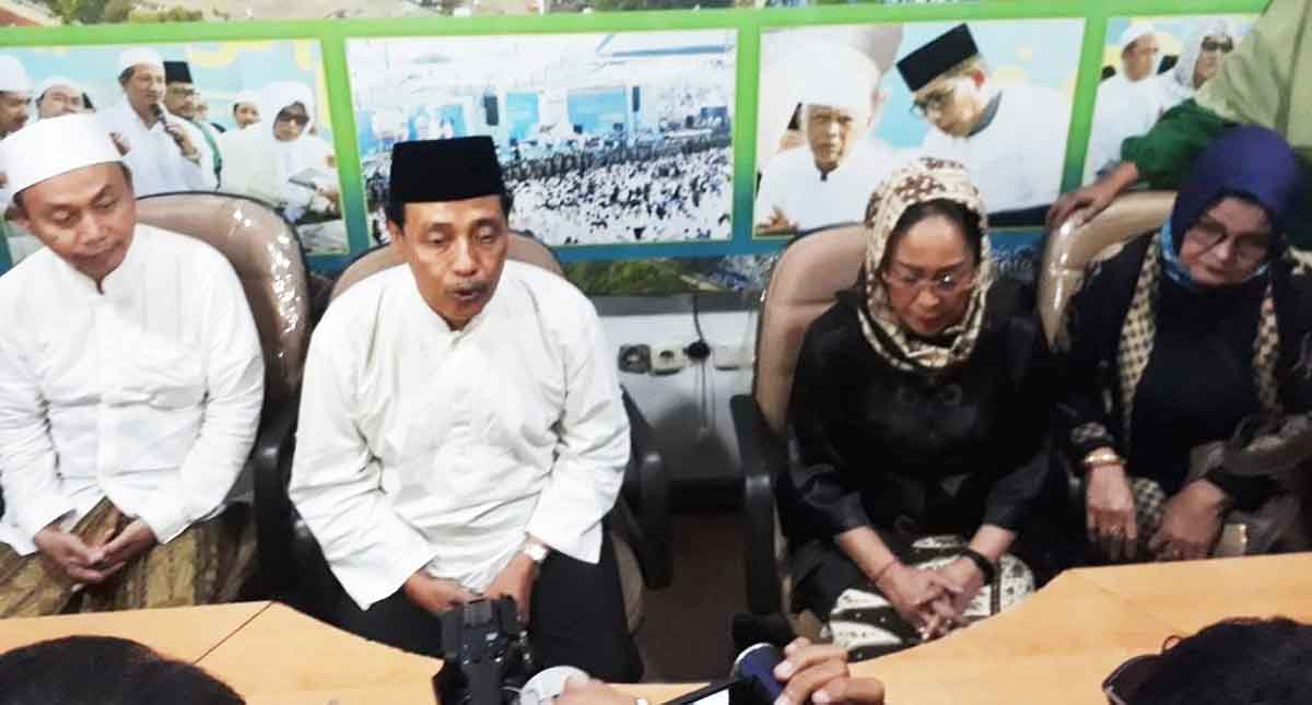 Sukmawati saat mengunjungi kantor pengurus Nahdlatul Ulama Jawa Timur di Surabaya.