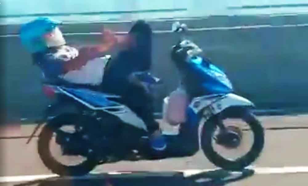 Viral Video Pengendara Motor Beratraksi di Jembatan Suramadu