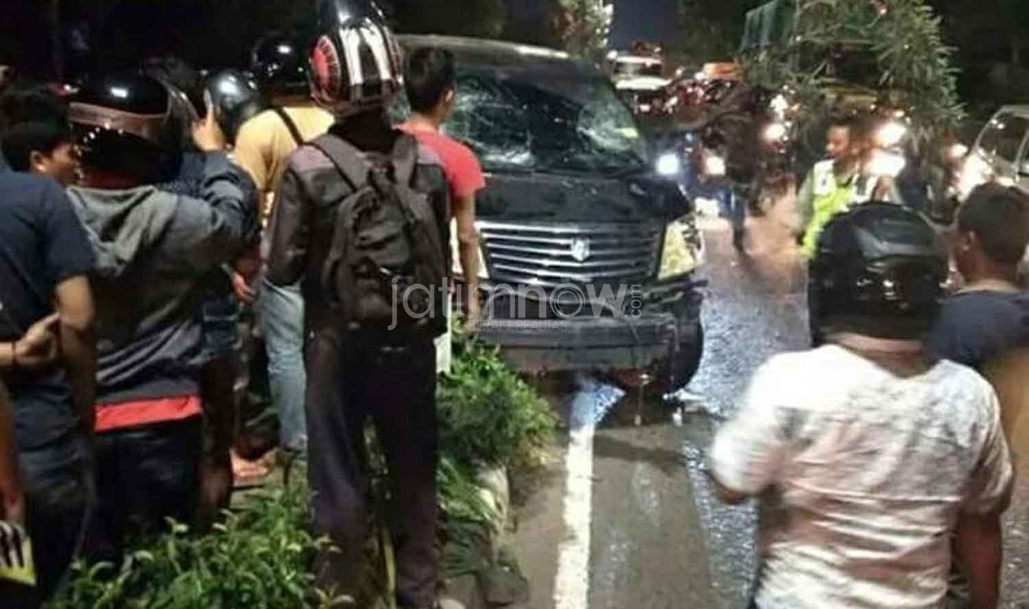 Alphard Tabrak Lari di Surabaya Tertangkap di Sidoarjo, Mobil Dirusak 