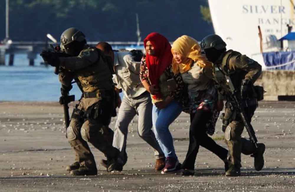 Simulasi Penanganan Teroris: Pasukan Taifib Bebaskan Sandera di Aceh