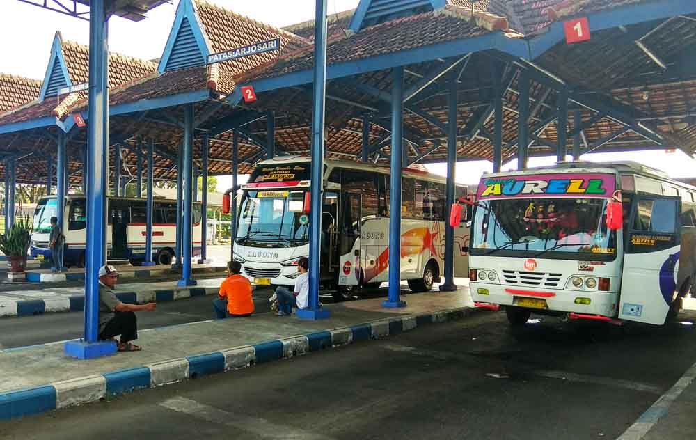 Suasana di Terminal Patria, Blitar