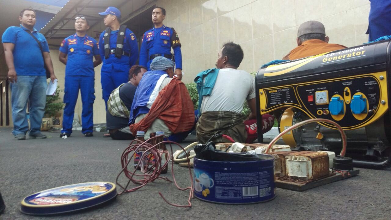 Tim Korpolairud Baharkam Polri saat bersandar di Ditpolair Polda Jatim. 