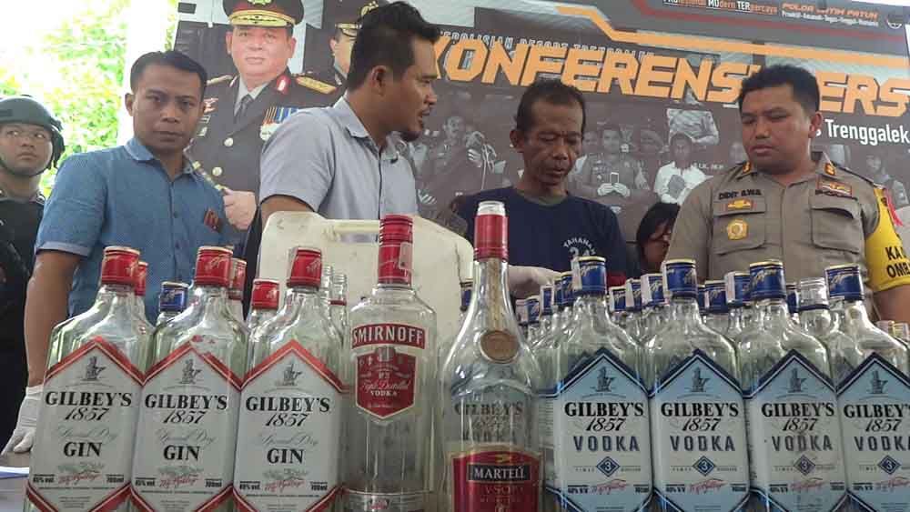 Hadi Suwito pembuat miras palsu