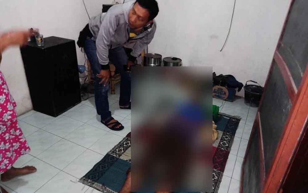 Korban saat di rumah pemilik tambal ban