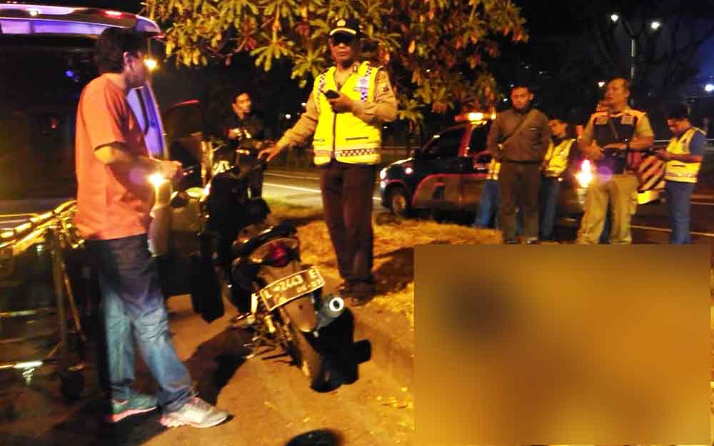 Pengendara Motor di Surabaya Ditemukan Tewas Tertelungkup di Trotoar