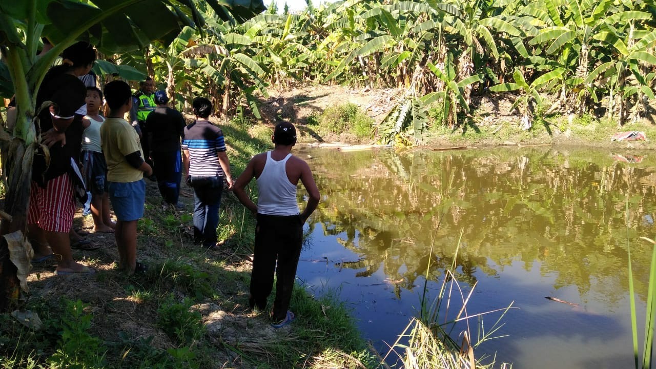 Suasana TKP di Blumbang Warugunung, Karangpilang Surabaya/Foto: istimewa