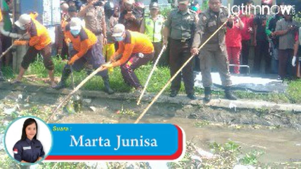 Photo Talk: Penemuan Mayat di Sungai Penuh Sampah
